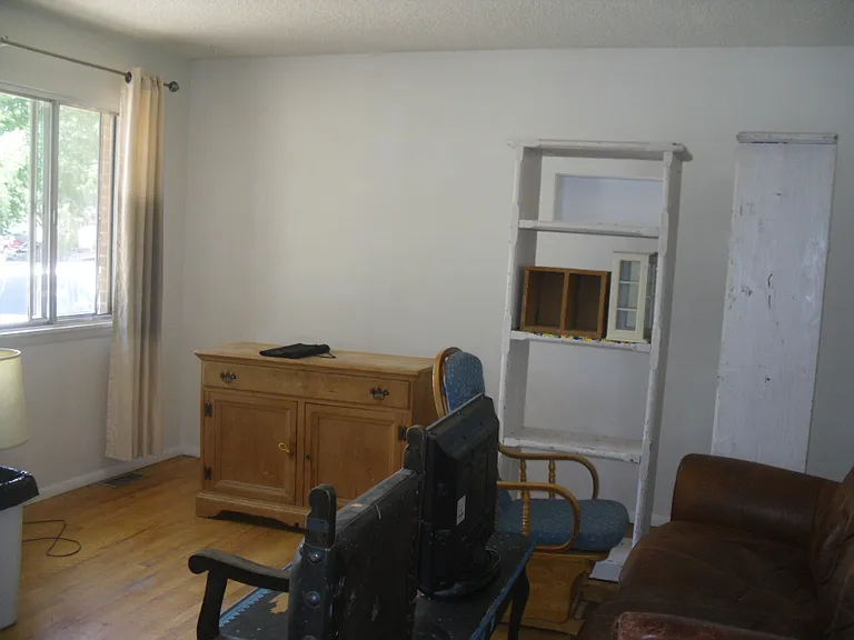109 Spruce Dr — Photo 3