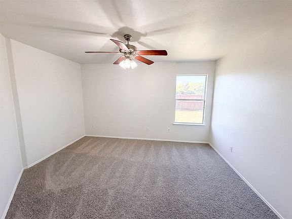 4th image of 404 Timothy John Dr