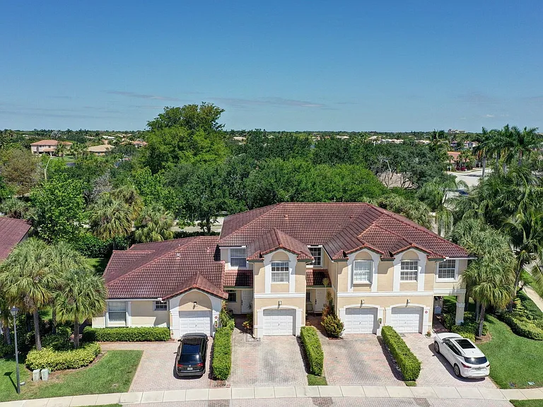 11705 NW 47th Dr — Photo 37