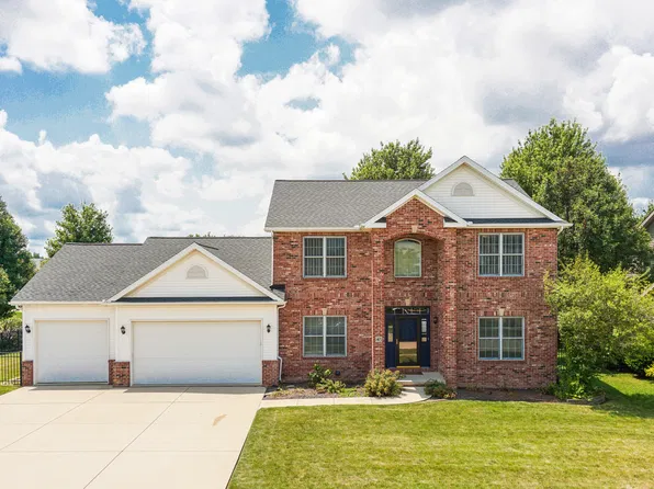 47 Conway Cir, Bloomington, IL 61704