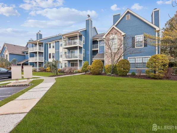 130 Longfield Ct, East Brunswick, NJ 08816