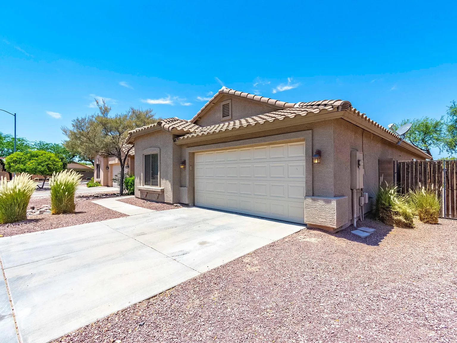3 bed, 1668 sqft, $2,000 — Photo 2