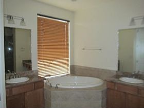3rd image of 2942 E Edward Ln