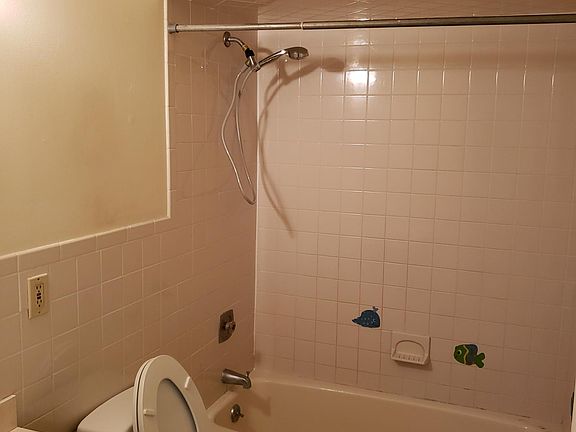 2nd image of 207 S 5th Ave