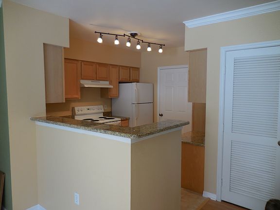3rd image of 1000 Villagio Cir #106-13