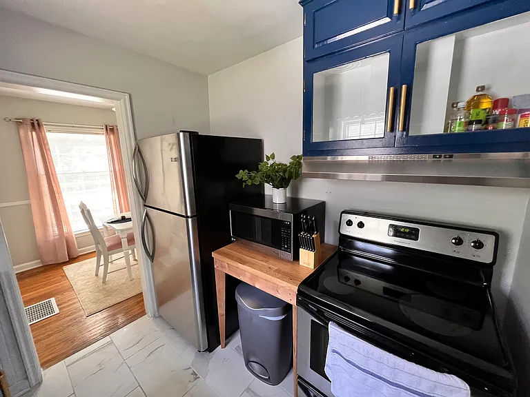 5625 Rosslyn Ave — Photo 3