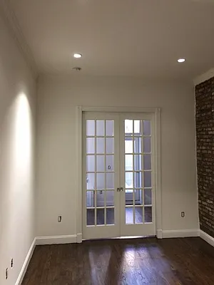 Rented by Solil Management | media 2