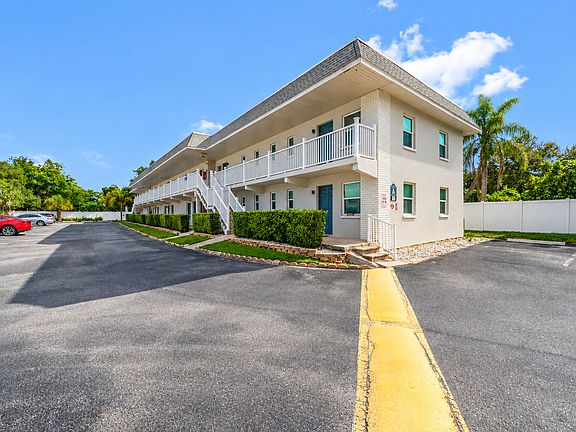 2nd image of 1142 Sunset Point Rd APT 27