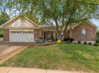1903 Lance End Dr, Fenton, MO 63026