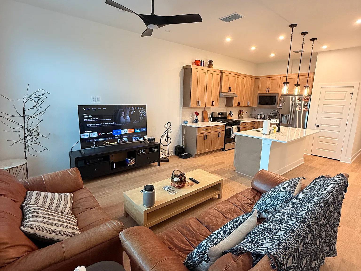 3 bed, 1525 sqft, $1,600 — Photo 3