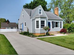 15881 Glenridge Ave, Middleburg Heights, OH 44130