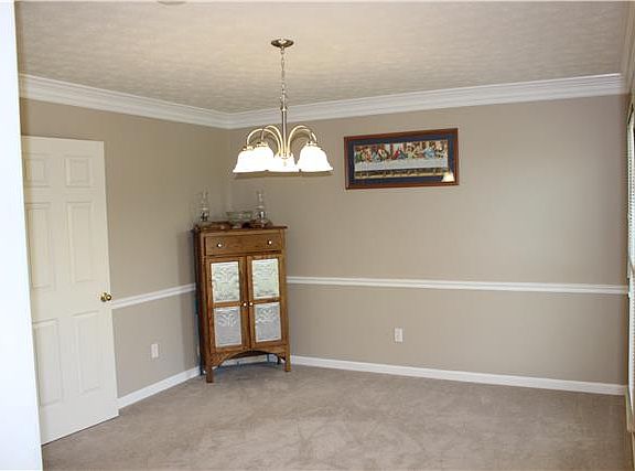 5th image of 1066 Windsor Dr
