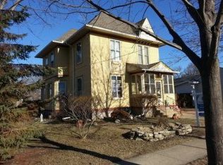1405 N Green St, McHenry, IL 60050