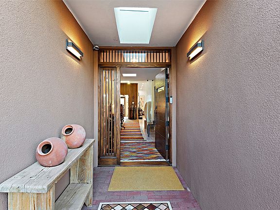 2nd image of 340 Calle Estado