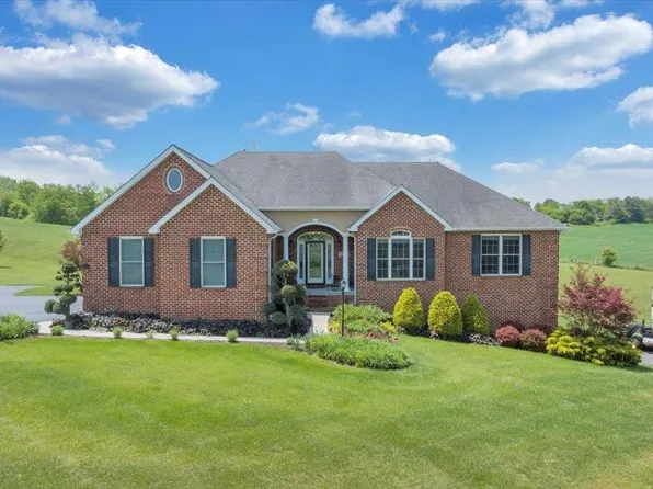2335 & 2345 Lake Vista Dr, Christiansburg, VA 24073