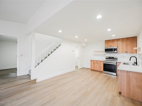 5th image of 3750 Shirebrook Dr APT 53