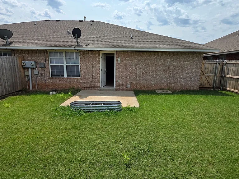 1716 W Palm Pl — Photo 27