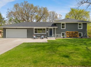 4916 Overlook Dr, Bloomington, MN 55437