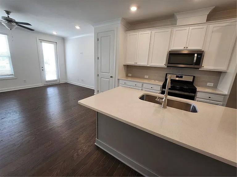 4273 Baden Aly — Photo 8
