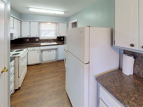 4th image of 503 W Hanna Ave