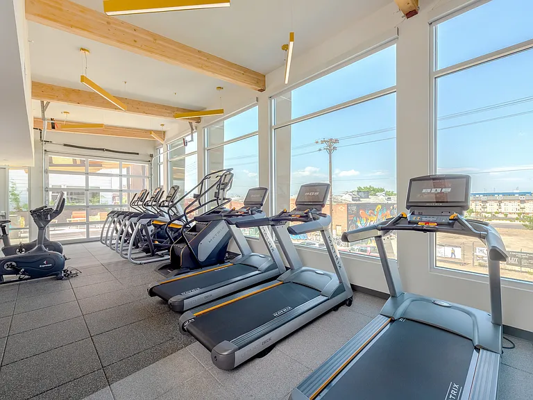 All the amenities are tightly on point, designed to take advantage of the Denver climes, including a year-round pool and spa deck with outdoor media and roof-top deck offering stunning city and mountain views