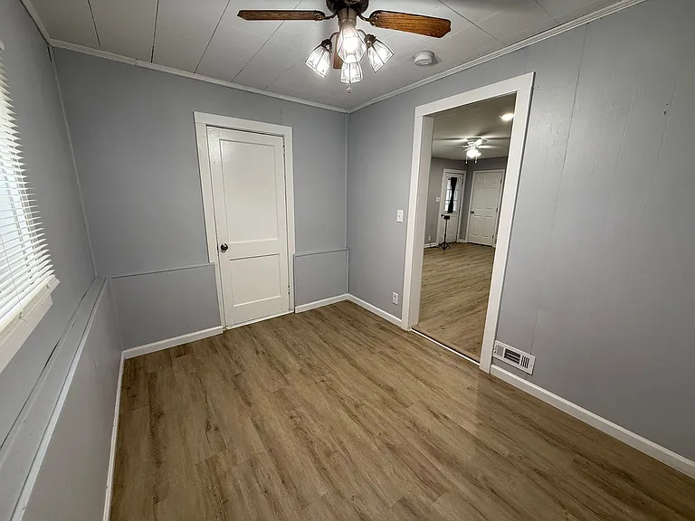 456 Warren St — Photo 10