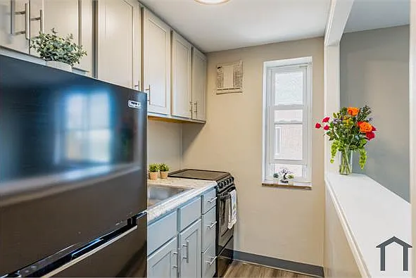 2 bed, 845 sqft, $920 — Photo 1