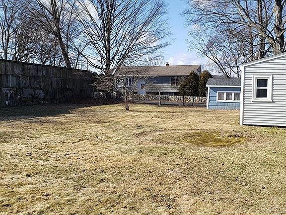 5th image of 40 Valley St