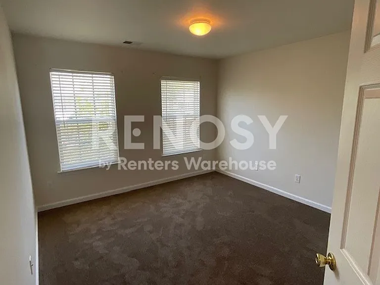 11715 Harsworth Ln — Photo 9