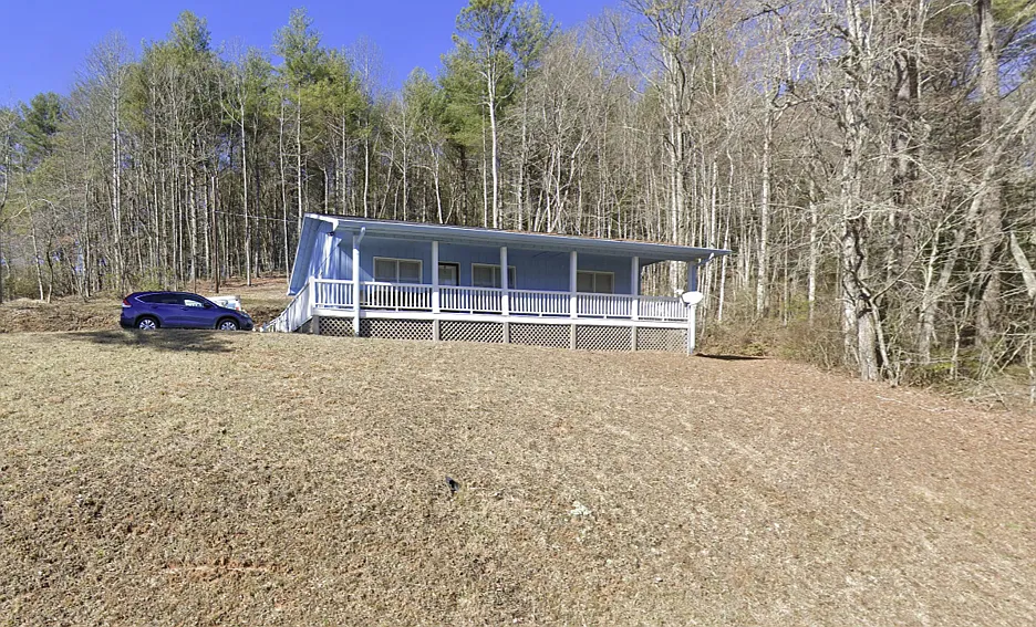 752 Meadow Brook Ln