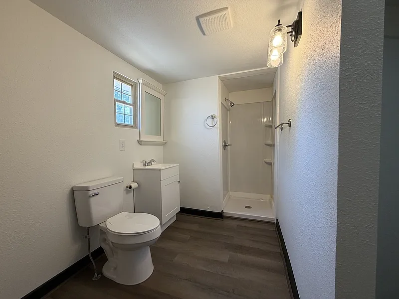 Studio, 1.0 bath, 300 sqft, $600 — Photo 3