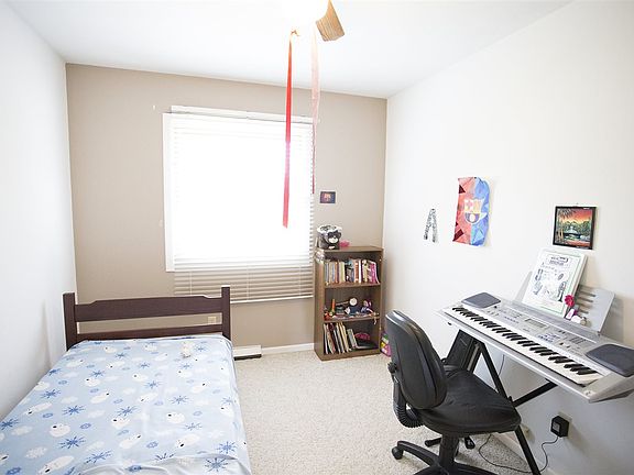 5th image of 303 Williamsburg Way Ct #303