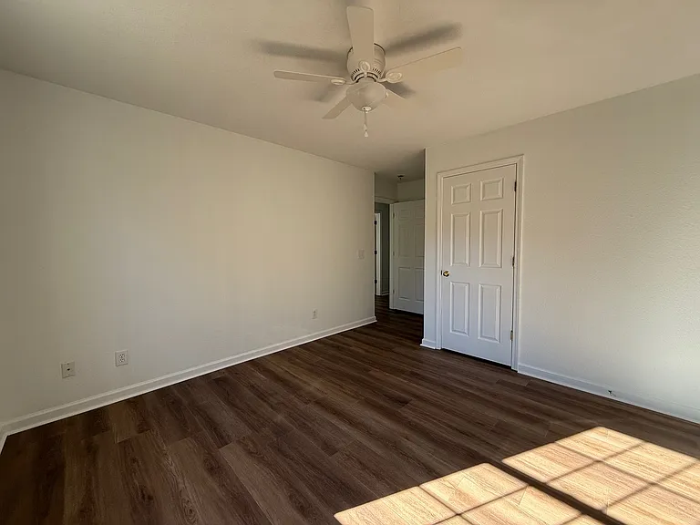 206 Olivarri Dr — Photo 16