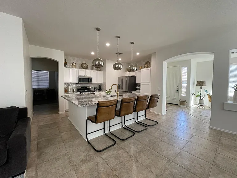 1733 W Nighthawk Way — Photo 10