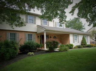 121 Joy Ave, Leola, PA 17540