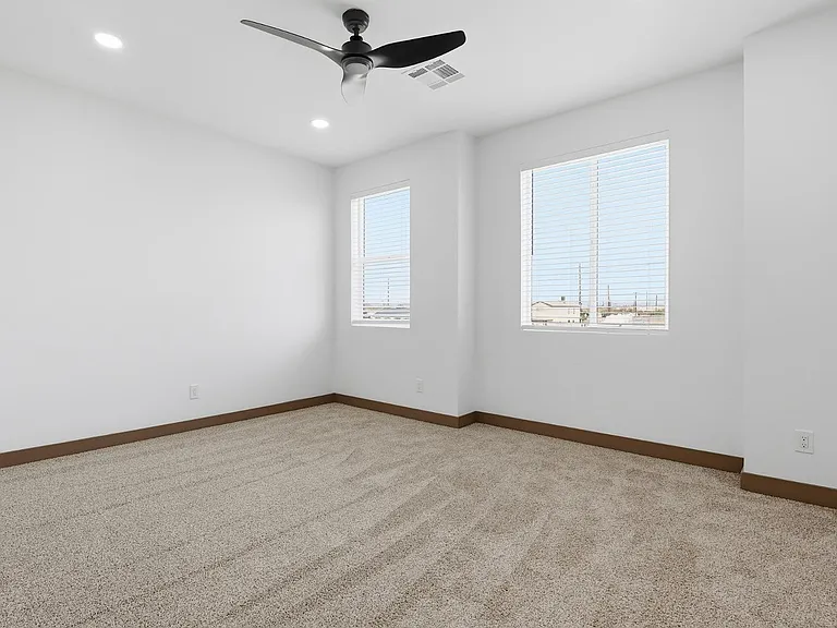 2809 E Trumbull Rd #2 — Photo 22