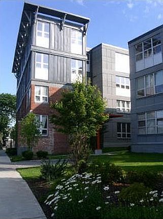4th image of 118 Holmes St Unit 202