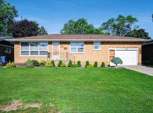 23 Garrison Ave, Leamington, ON N8H 2P1
