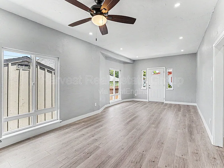1619 Walnut St #A — Photo 4