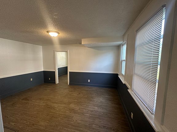 4th image of 1102-1104 W Carlisle Ave #4