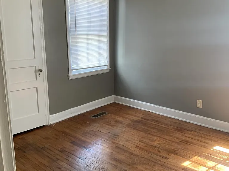 315 Thornton Ave SW — Photo 6
