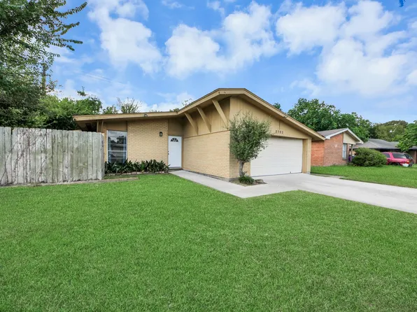 2703 Knotty Oaks Trl, Houston, TX 77045