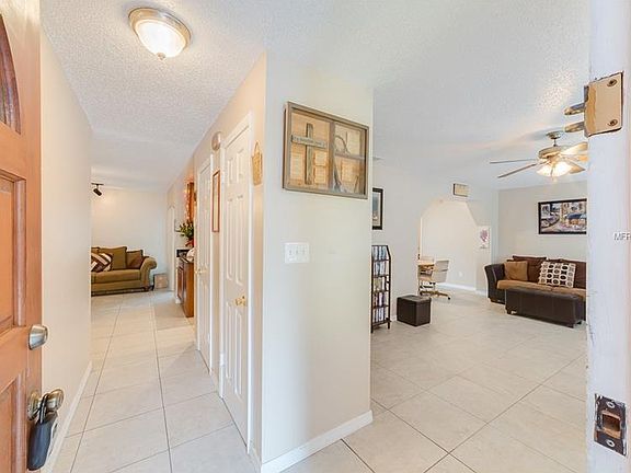4th image of 1583 Canterbury Cir