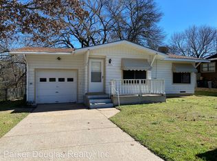 1221 S Lamar St, Weatherford, TX 76086