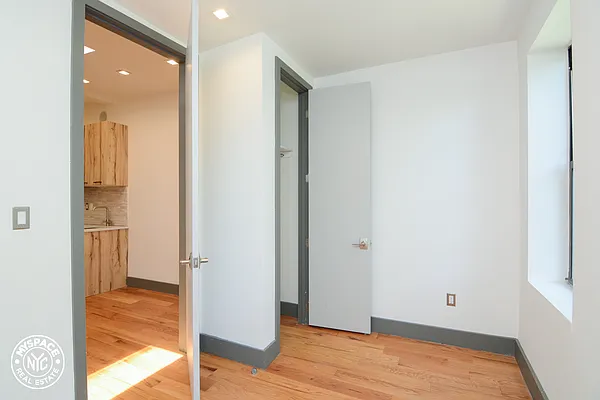 Rented by MySpaceNYC | media 9