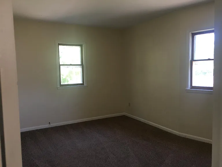 560 Grant St — Photo 6
