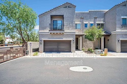 3067 N 33rd Pl Photo 1