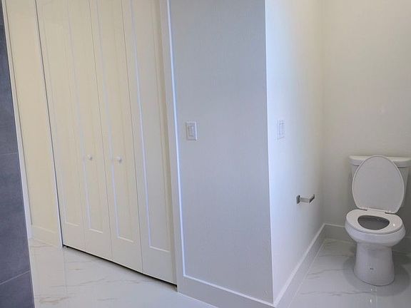 5th image of 5385 Kasper St