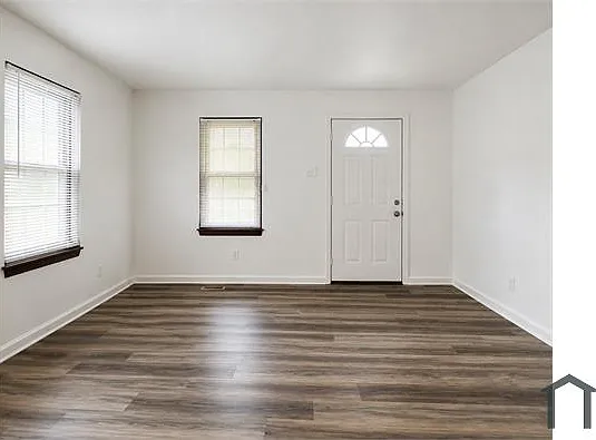 3 bed, 1000 sqft, $1,499 — Photo 3