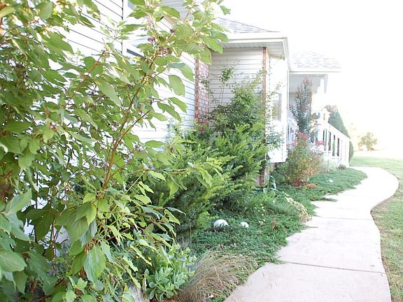 5th image of 222 Four Cedars Ln